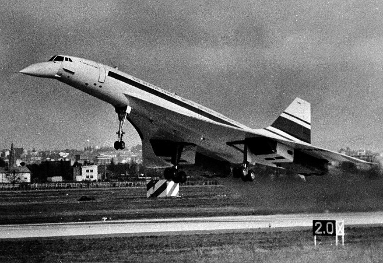 Concorde: The Rise and Demise of an Iconic Airliner