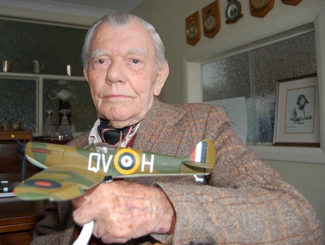 Wing Commander George Unwin DSO DFM, pictured shortly before his death, aged 96, in 2006.