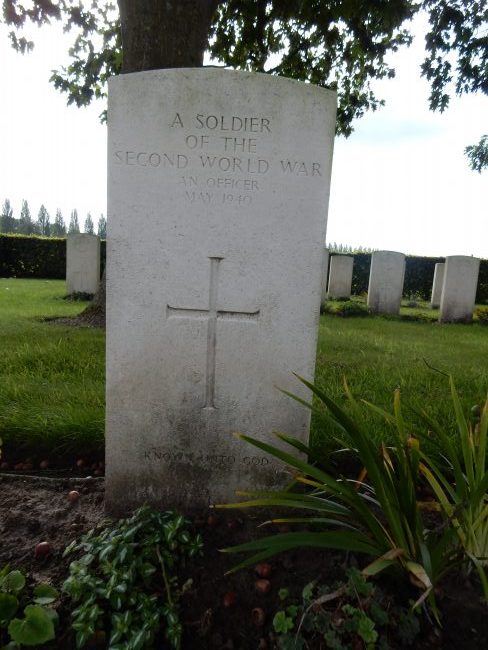 An unknown officer, in the Grenadier plot, killed in action on 21 May 1940. Both Major Reggie West and Lieutenant Reynell-Pack of the 3rd Grenadiers remain unaccounted for. Image source: Dilip Sarkar Archive.