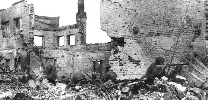 Soviet-infantry-in-Stalingrad