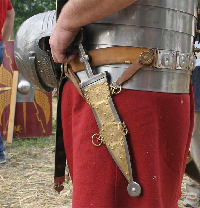 A pugio in its scabbard.