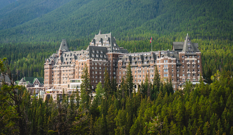 12 of the Most Haunted Hotels in the World | Historical Landmarks ...