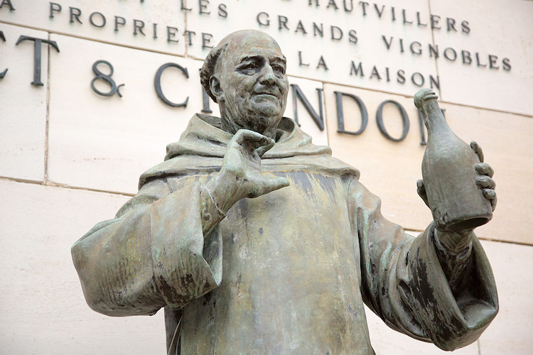 Statue of Dom Perignon, Moet et Chandon, … – License image – 71342294 ❘  lookphotos