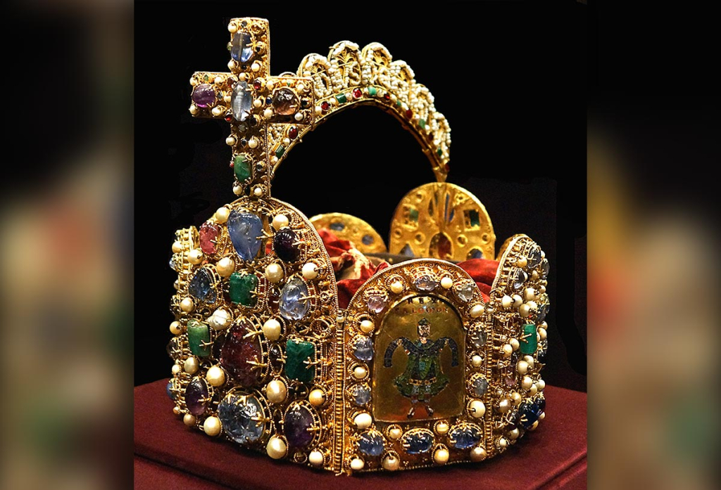 The Oldest Crowns In The World History Hit