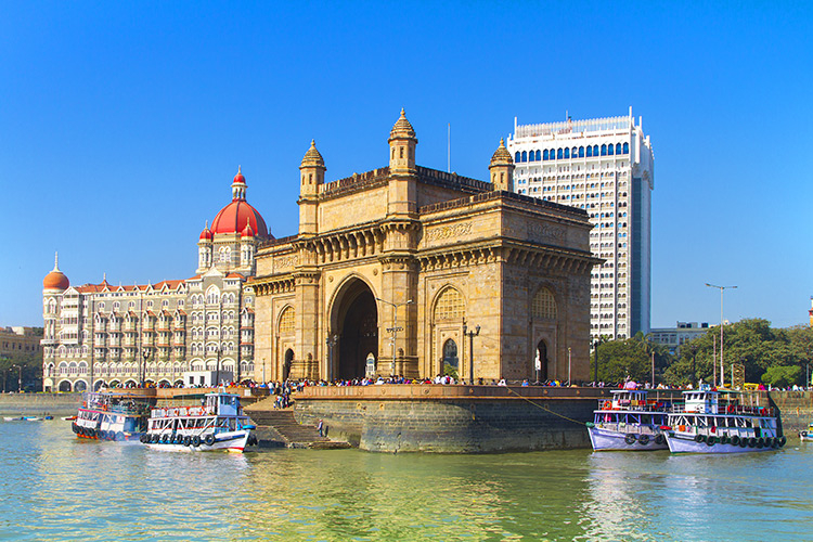 essay about gateway of india