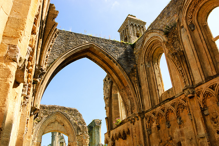 Glastonbury Abbey - History And Facts | History Hit