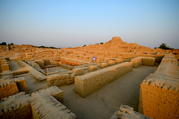 historical place mohenjo daro essay