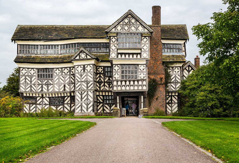 Little Moreton Hall - History and Facts | History Hit